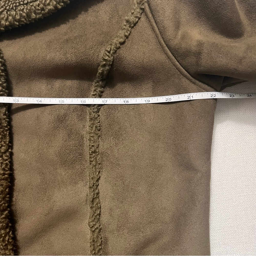 L.L.Bean Women’s Faux Suede Sherpa Chore Jacket — Medium - Picture 7 of 15